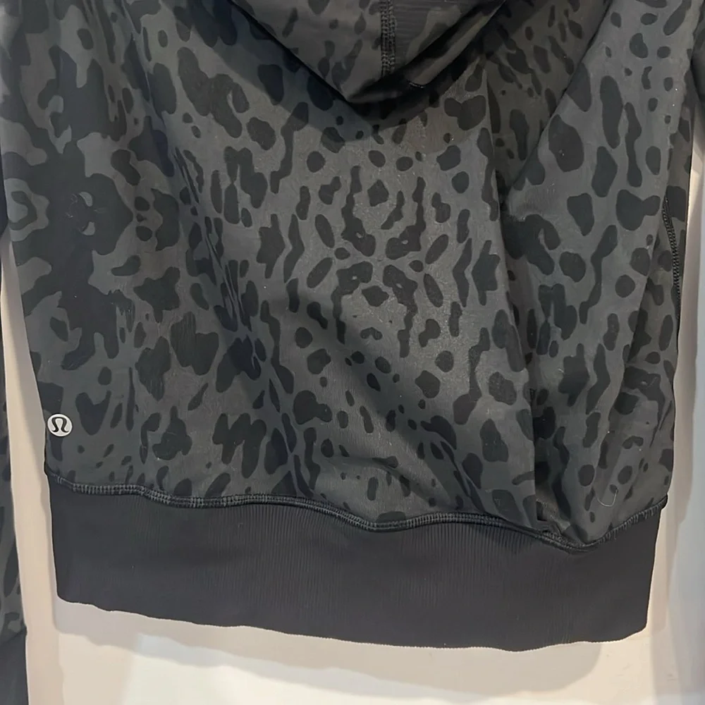 Lululemon Grey Black Namaskar Leopard Animal Swirl zip up scuba hoodie size 4 - Picture 14 of 16